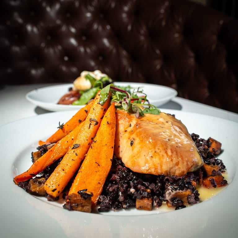 Seasonal Plates Crafted With Bold Flavor